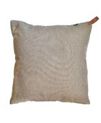 Подушка декоративная с кожаным хлястиком 45х45см 4823093421417