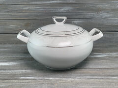 ������ �� ������� Yvonne E-373 3�