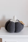 Декоративная тиква Happy Fall Pumpkin серая 25см 4823093475335
