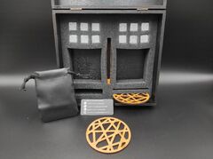 Подарочный деревянный набор для охлаждения виски в темной коробке для 2 стаканов (без стакана) Whisky Stones 2см WS200