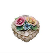 Шкатулка Сердце с цветами 6,5х8х7см 008-0032