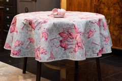Скатерть с тефлоновым покрытием Фламинго 180см FlamingoTeAllMantel-D180D