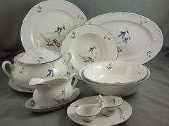 Блюдо для хліба Opal Гуси 33см - в інтернет-магазині Світ посуду Блюдо для хліба Opal Гуси 33см - Світ посуду